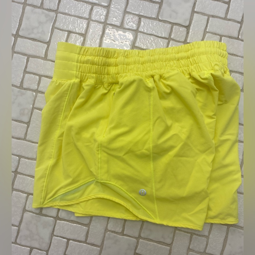 Lululemon High-Rise Hotty Hot 4”